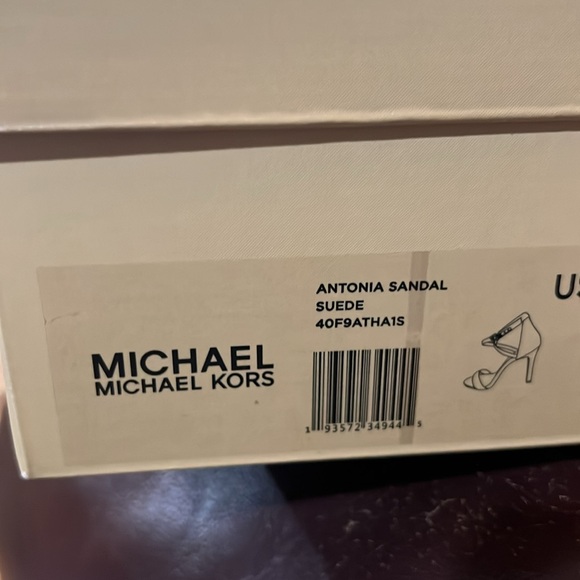 Michael Kors Red Heels - Picture 5 of 6